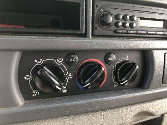 Renault Master 2.5 DTI picture 9