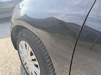 Volkswagen Golf 1.6 TDI picture 12