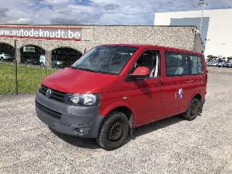 Damaged car Volkswagen Transporter MINIBUS 2.0 TDI CAAB  LRS 2011/5