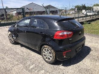 Uttjänta bilar auto Kia Rio 1.3  G4LA 2016/8