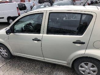 Daihatsu Sirion 1.0 12v picture 14