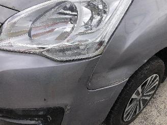 Peugeot Partner TEPEE  1.2 picture 16