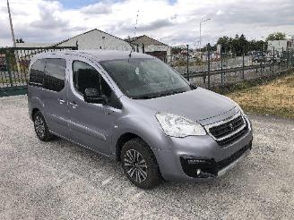 Peugeot Partner TEPEE  1.2 picture 2
