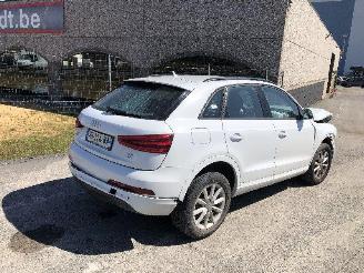 Vaurioauto  passenger cars Audi Q3 2.0 TDI quattro  s-tronic 2012/5