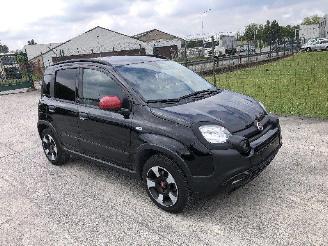 krockskadad bil auto Fiat Panda 1.0 HYBRIDE   RED 2023/11