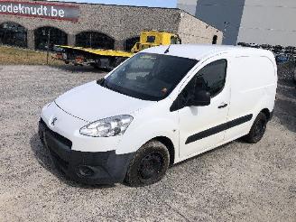 damaged passenger cars Peugeot Partner 1.6 HDI 2015/4
