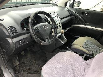Toyota Corolla 2.2 d4d picture 5
