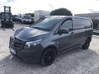 krockskadad bil auto Mercedes Vito 111 CDI 2016/3