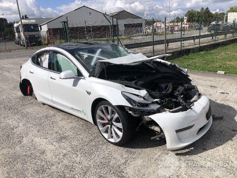 Tesla Model 3 dual motor