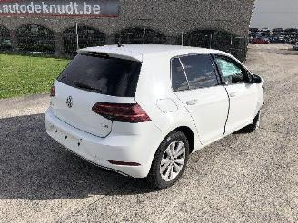 Damaged car Volkswagen Golf VII  1.6 TDI  DDYA 2018/4