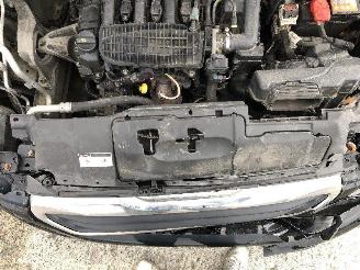 Peugeot 308 1.2 picture 20