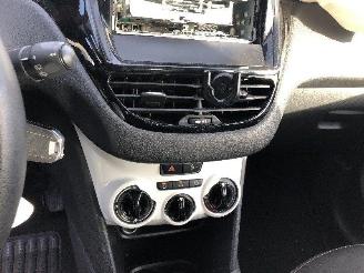 Peugeot 208 1.2 picture 11