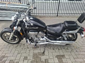 Honda VF 750 custom magna picture 2
