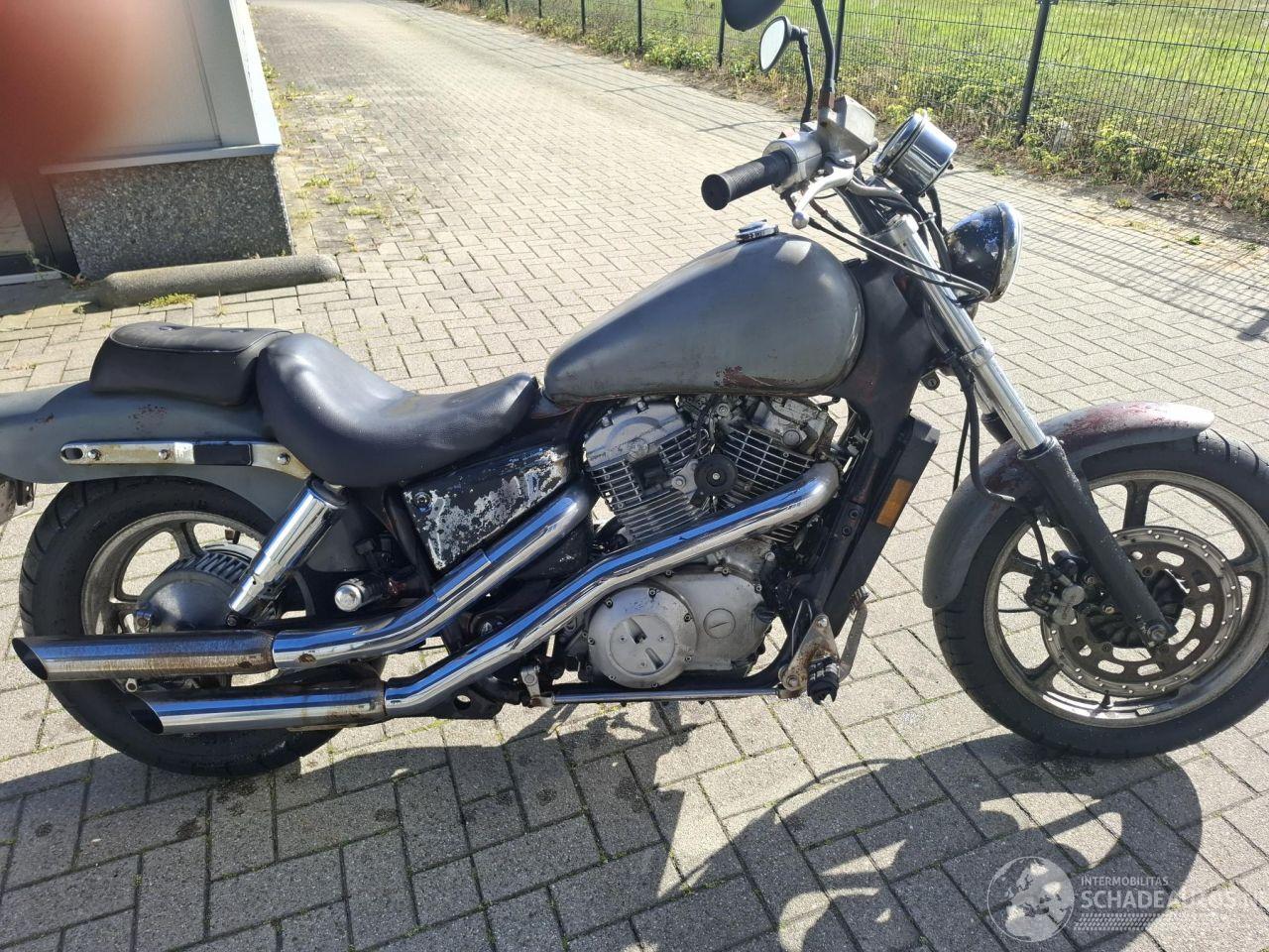 Honda VT 1100 shadow