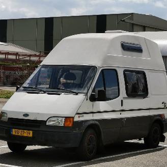 krockskadad bil camper Westfalia  ford 80 van 1994/1