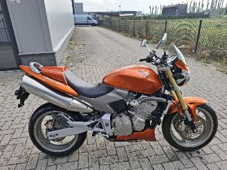 skadebil motor Honda Hornet 600  2006/1
