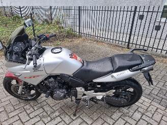 Honda CBF 600  picture 8