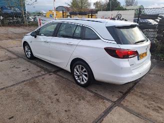 Opel Astra SPORTS TOURER+ picture 3