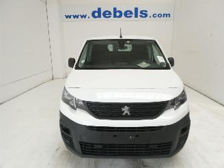krockskadad bil bedrijf Peugeot Partner 1.5D 2020/6