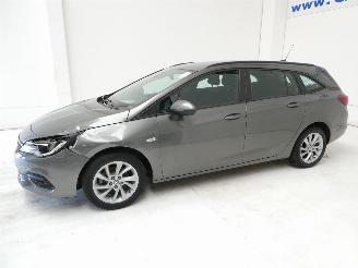 Opel Astra 1.2 picture 4