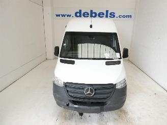 krockskadad bil bedrijf Mercedes Sprinter  2022/2