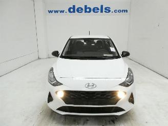 damaged passenger cars Hyundai I-10 1.0 2021/8