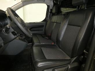 Opel Vivaro 1.5D C picture 17