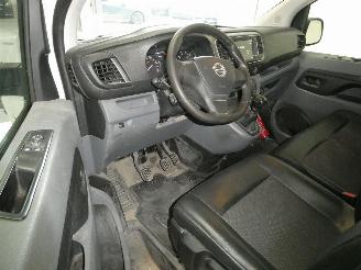 Opel Vivaro 1.5D C EDITION picture 16