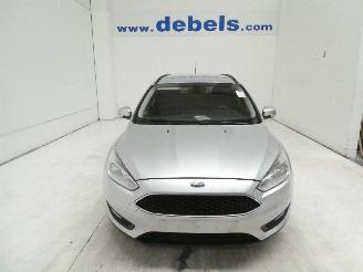 Voiture accidenté Ford Focus TREND 2017/6