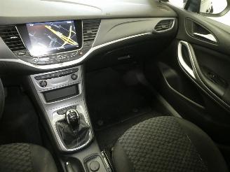 Opel Astra 1.6D picture 12
