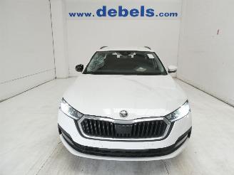 krockskadad bil auto Skoda Octavia AMBITION 2021/3