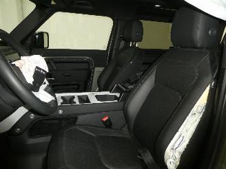 Land Rover Defender  picture 15