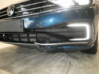 Volkswagen Passat GTE picture 3