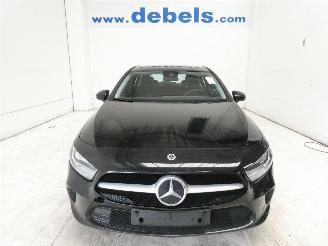 krockskadad bil auto Mercedes A-klasse A 160 2023/1