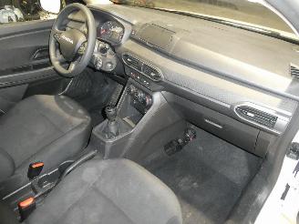 Dacia Sandero III ESSENTIA picture 19