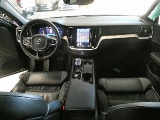 Volvo V-60 PLUS DARK picture 16