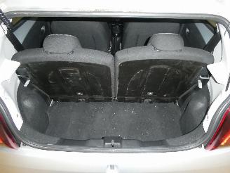 Peugeot 108 STYLE picture 23