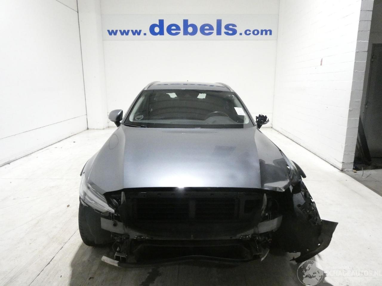 Volvo V-60 CROSS COUNTRY CO