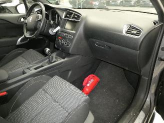 DS Automobiles DS 4 1.2  SO CHIC picture 13