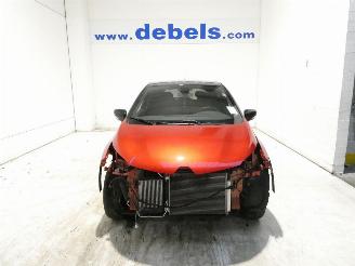 skadebil auto Renault Captur EXTREM 2017/7