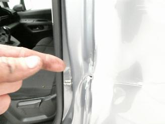 Peugeot  1.5D PARTNER PREMIUM picture 10