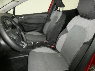 Renault Clio 1.6 E-TECH HYBRYD picture 17