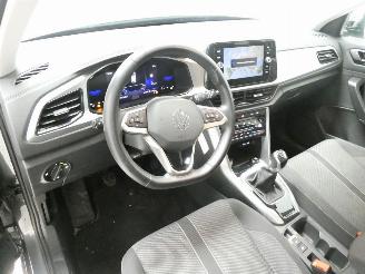Volkswagen T-Roc LIFE picture 17