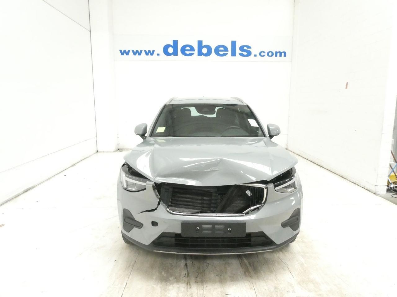 Volvo XC40 MOMENTUM