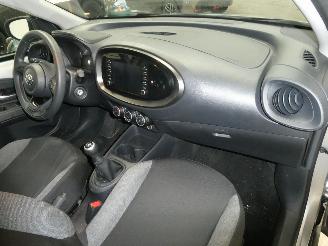 Toyota Aygo PLAY 1.0 VVT-I picture 12