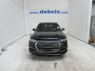 Damaged car Audi Q7 E-TRON 2017/6