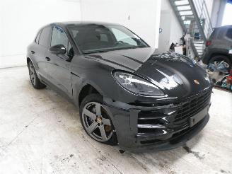 Porsche Macan S picture 14