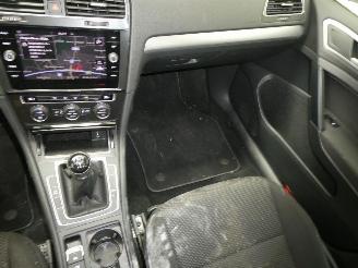 Volkswagen Golf 1.0 picture 9