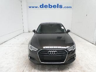 skadebil auto Audi A3 SPORT 2017/10