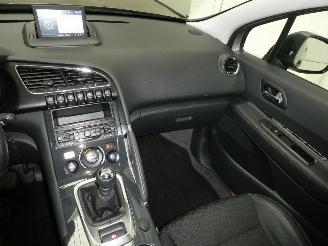 Peugeot 3008 1.2 picture 12